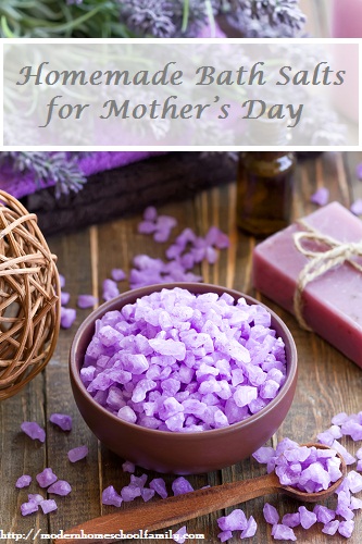 10 Homemade Bath Salts for Mother’s Day